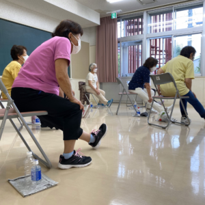 椅子で体操